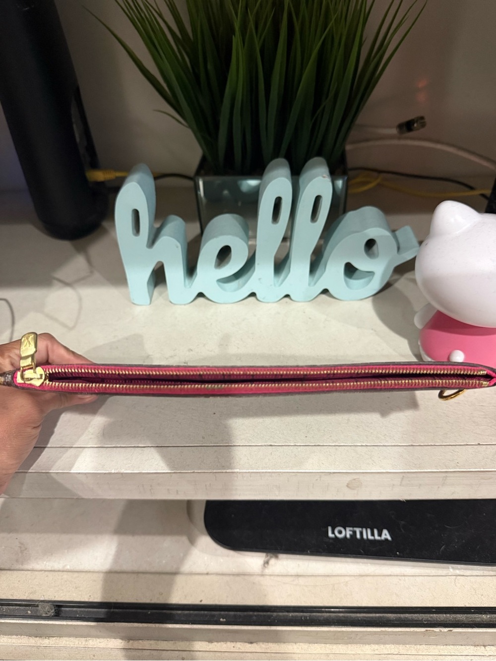 Louis Vuitton - Picture 6 of 12